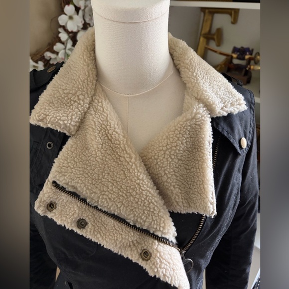 Barbour Belted Waxed Cotton Matlock Jacket with Faux Shearling Sherpa - Picture 4 of 12